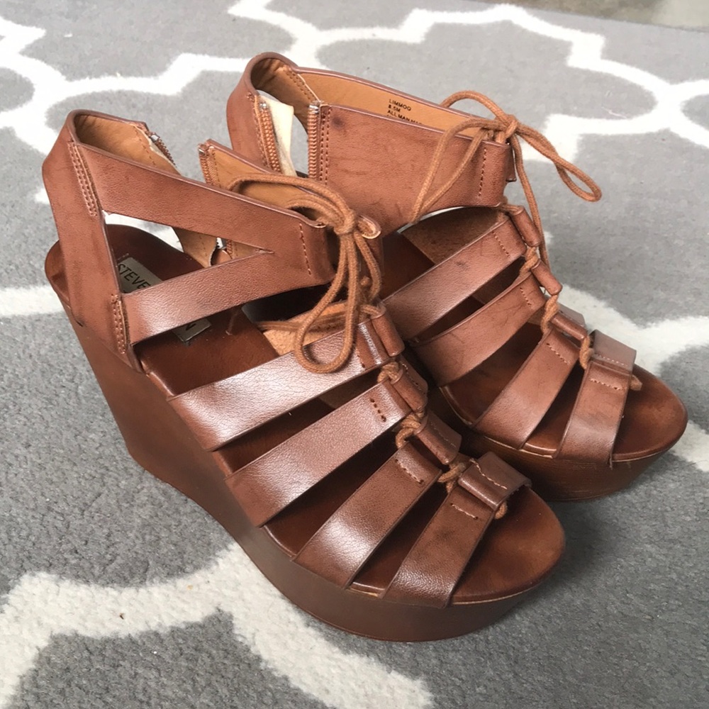 Steve Madden Brown Wedges